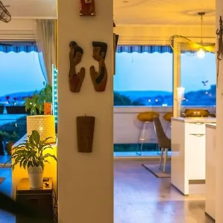 Lejlighed Sunset Oasis “velly” 1br W/ Sea View & Parking Split