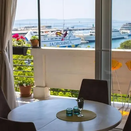 Sunset Oasis “velly” 1br W/ Sea View & Parking *